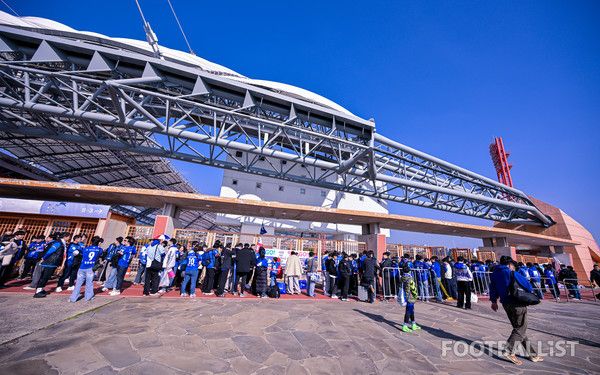 수원 원정팬들. 서형권 기자