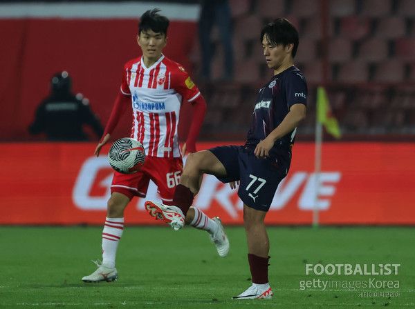 지난 시즌 맞대결한 황인범(츠르베나즈베즈다)와 고영준(파르티잔베오그라드). 게티이미지코리아