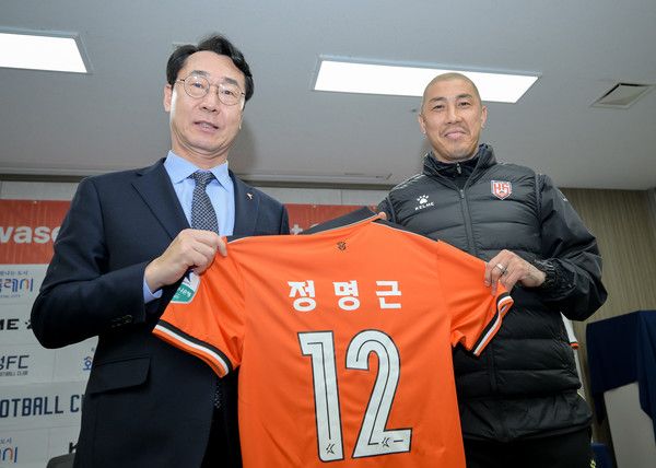 정명근 구단주, 차두리 감독(왼쪽부터, 화성FC). 서형권 기자