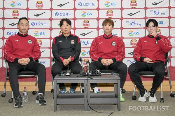 문선민(왼쪽부터), 김기동 감독, 김진수, 정승원(이상 FC서울). 서형권 기자