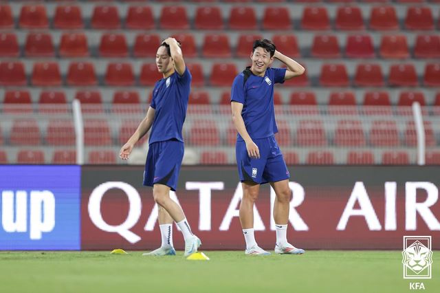 양민혁(왼쪽)과 손흥민(남자 축구대표팀). 대한축구협회 제공