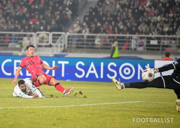 황희찬(가운데, 대한민국 남자 축구대표팀). 서형권 기자