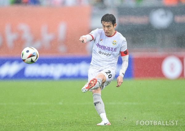 윤석영(당시 강원FC). 서형권 기자