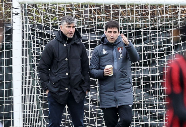 리처드 휴즈 테크니컬 디렉터(왼쪽), 안도니 이라올라 감독(이상 본머스). 본머스 홈페이지 캡처