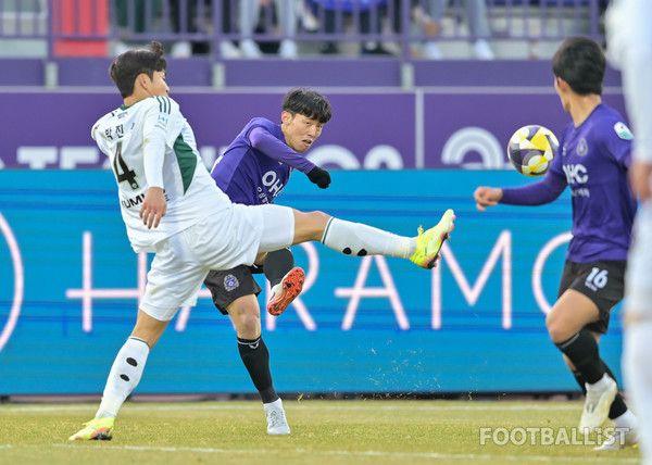 김보경(가운데, FC안양). 서형권 기자