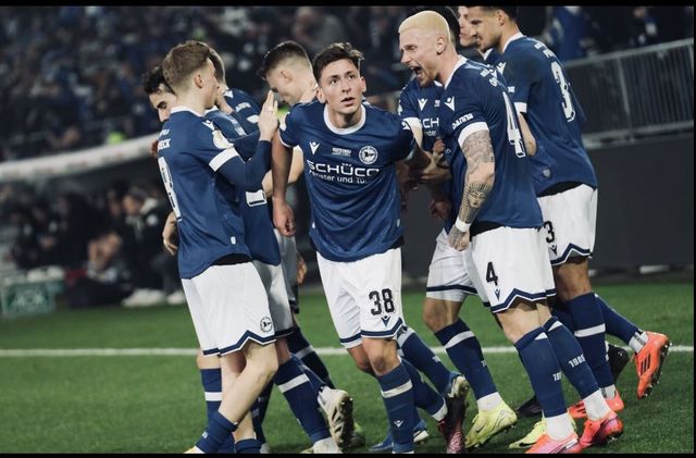 아르메니아빌레펠트 선수단. 아르메니아빌레펠트 홈페이지 캡처