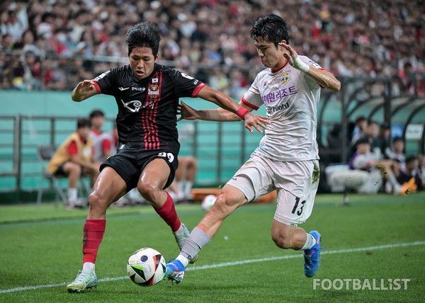 강주혁(왼쪽, FC서울), 이기혁(강원FC). 서형권 기자