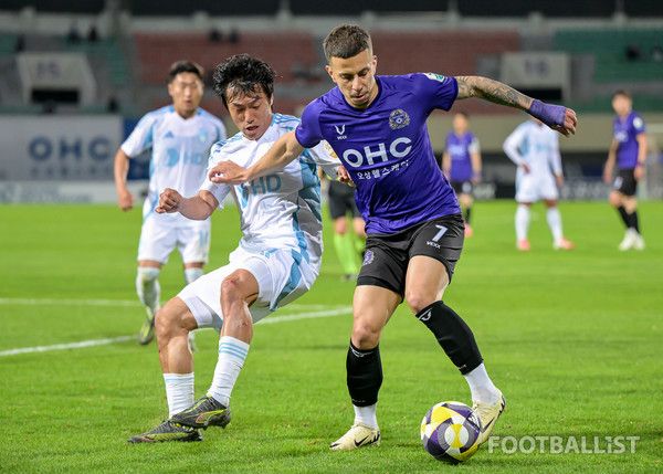 고승범(왼쪽, 울산HD), 마테우스(FC안양). 서형권 기자