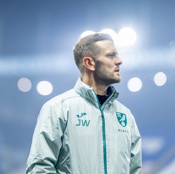 잭 윌셔 노리치시티 감독대행. 노리치시티 X 캡처