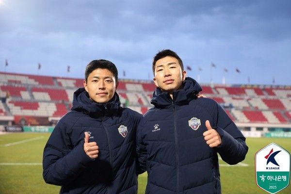 김승섭(왼쪽), 유강현(이상 김천상무). 한국프로축구연맹 제공