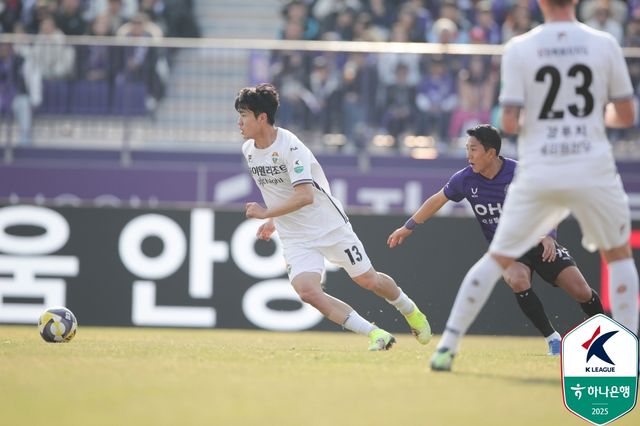 이기혁(강원FC). 한국프로축구연맹 제공
