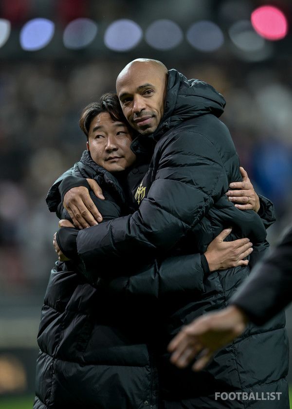 이천수(왼쪽), 티에리 앙리(오른쪽, FC스피어). 서형권 기자