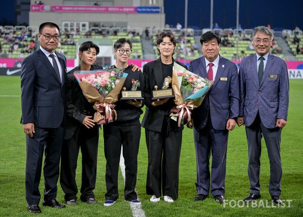 유영아(가운데 왼쪽), 이은미(가운데 오른쪽). 서형권 기자