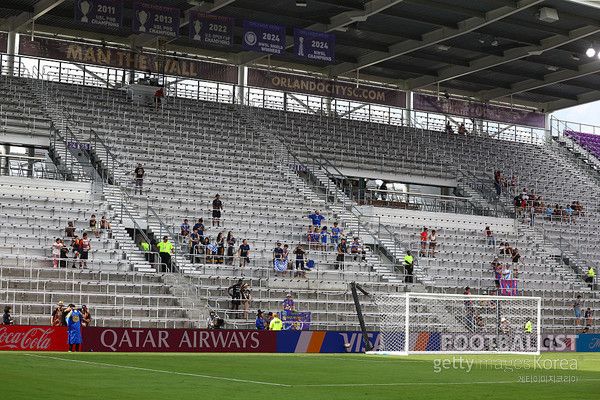 울산HD와 마멜로디선다운스 경기를 찾은 팬들. 게티이미지코리아