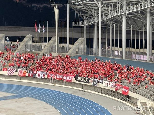 한국과 홍콩 경기를 찾은 홍콩 원정팬들. 김희준 기자