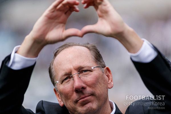 보타포구, 올랭피크리옹, 크리스털팰리스 등을 경영하는 미국인 사업가 존 텍스터. 게티이미지코리아