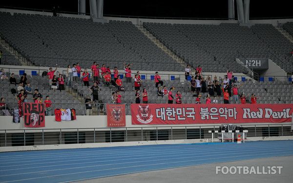 지난 7일 E-1 챔피언십 중국전을 찾은 붉은악마. 서형권 기자