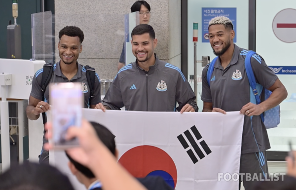제이콥 머피(왼쪽부터), 브루누 기마랑이스, 조엘린통(이상 뉴캐슬유나이티드). 김희준 기자