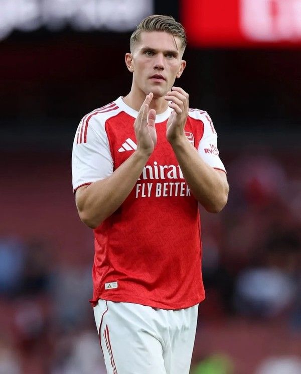 빅토르 요케레스(아스널). 아스널 인스타그램 캡쳐