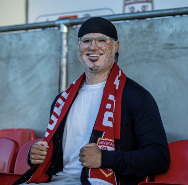 아시비르 싱 조할 모컴 감독. 모컴 X 캡처