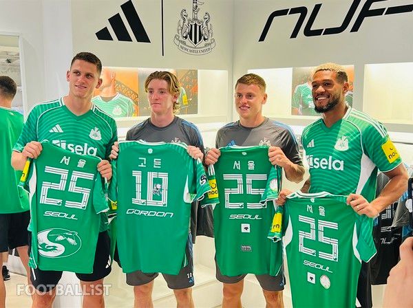 스벤 보트만, 앤서니 고든, 하비 반스, 조엘린통(이상 뉴캐슬유나이티드). 김정용 기자