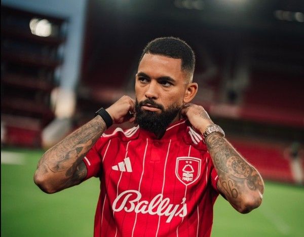 도글라스 루이스(노팅엄포레스트). 노팅엄포레스트 X 캡처