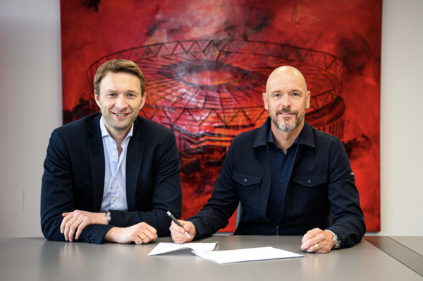 에릭 텐하흐 감독(오른쪽). 레버쿠젠 공식 X 캡처