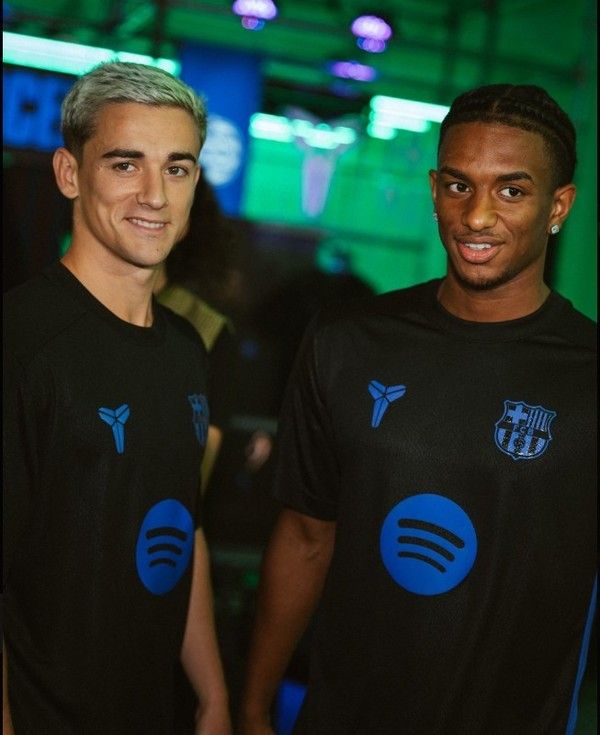 가비(왼쪽), 알레한드로 발데(이상 바르셀로나). 바르셀로나 X 캡처