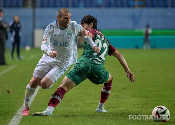 아라비제(왼쪽, 울산HD), 이상민(오른쪽, 대전하나). 서형권 기자