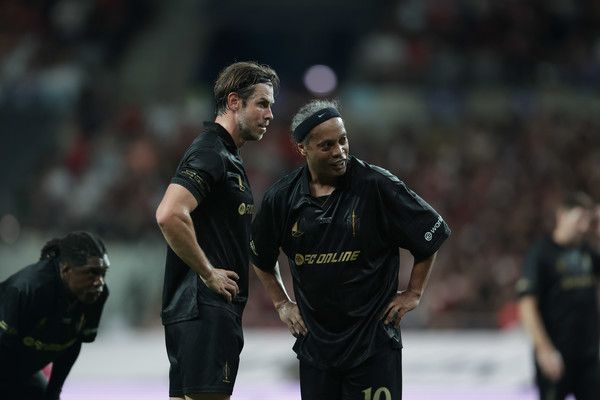 가레스 베일(왼쪽)과 호나우지뉴(이상 FC스피어). 넥슨 제공