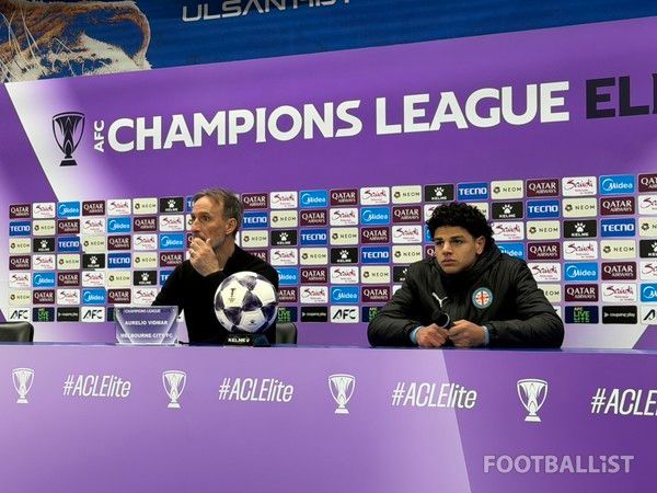 오렐리오 비드마 감독(왼쪽), 마커스 유니스(이상 멜버른시티). 김희준 기자