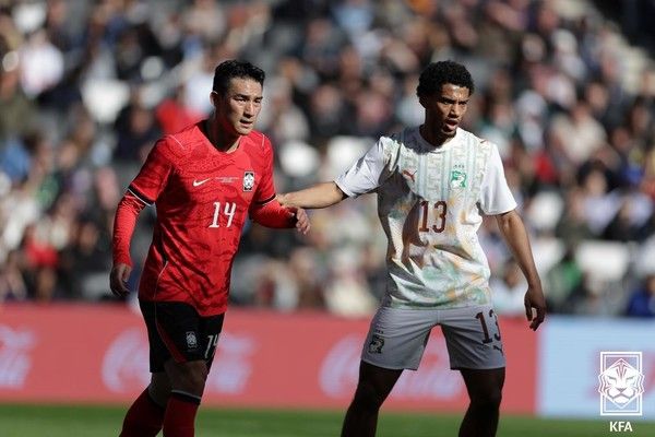 조유민(왼쪽, 남자 축구대표팀). 대한축구협회 제공