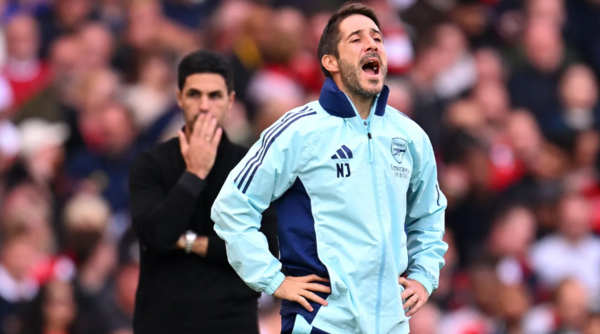 니콜라스 조버 아스널 세트피스 코치(오른쪽). 잉글랜드 프리미어리그 홈페이지 캡처