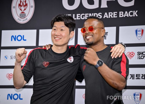 박지성(왼쪽), 파트리스 에브라(이상 OGFC). 서형권 기자