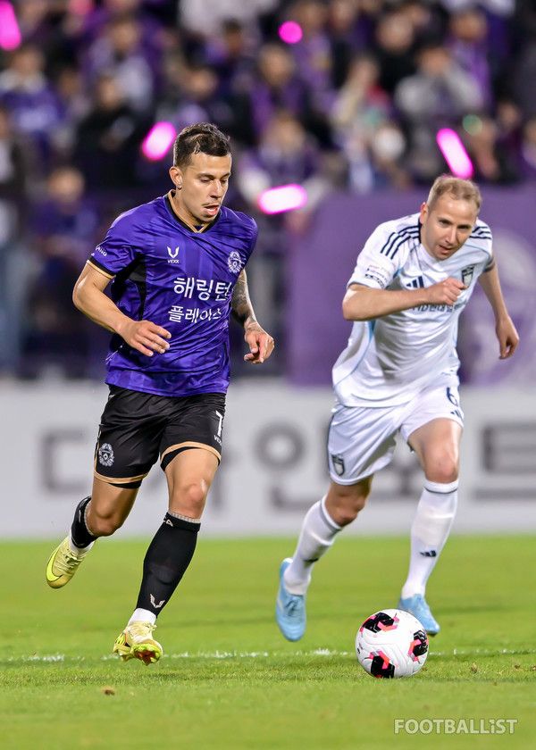 마테우스(왼쪽, FC안양), 보야니치(오른쪽, 울산HD). 서형권 기자