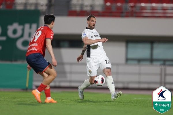 강투지(강원FC). 한국프로축구연맹 제공