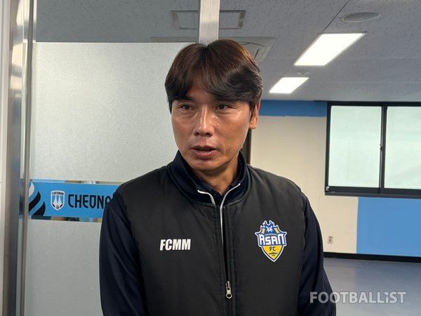 김효일 충남아산FC 감독대행. 김진혁 기자