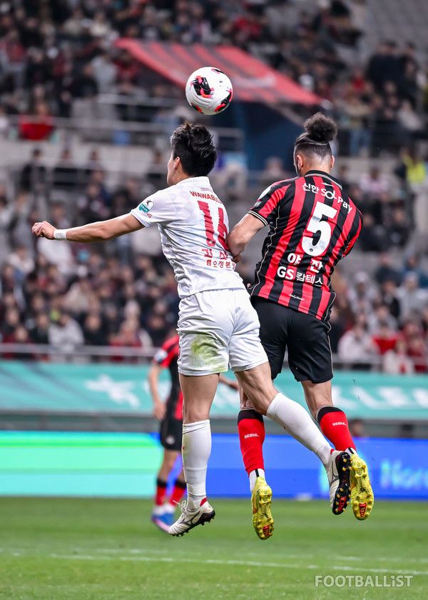 김상준(왼쪽, 부천FC), 야잔(오른쪽, FC서울). 서형권 기자
