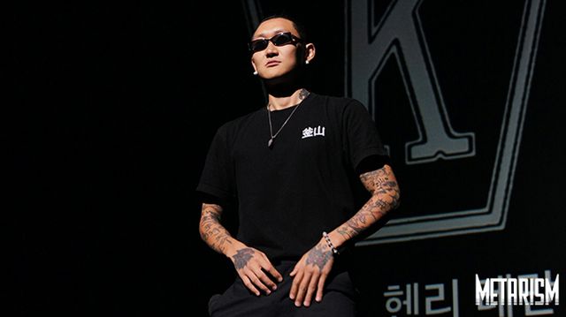 [포토] 개막작과 함께 화려한 퍼포먼스 보여준 래퍼 제이통