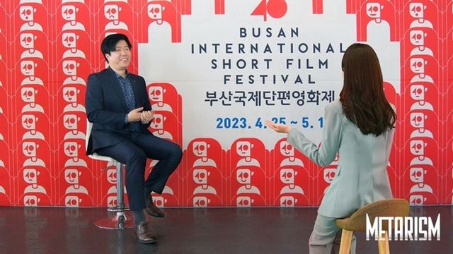 (사진설명: 차민철 부산국제단편영화제 운영위원장과 영화제 홍보모델 오하나(OHANA), 사진제공: 갤럭시코퍼레이션, 이한샘 기자)