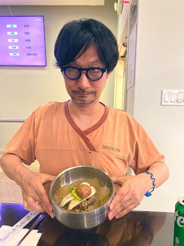 사진 출처 =&nbsp; 트위터(@KaizerKunKUn) 코지마 히데오 개인 비서 촬영