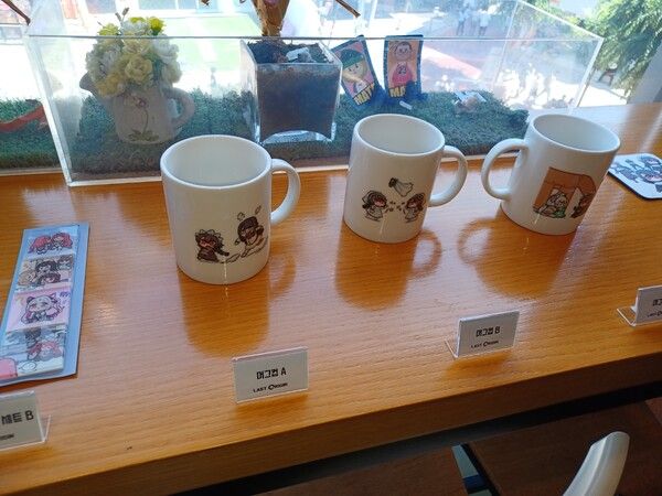 ▲ SD 캐릭터 위주로 제작된 캐릭터 상품들&nbsp;(사진=경향게임스)