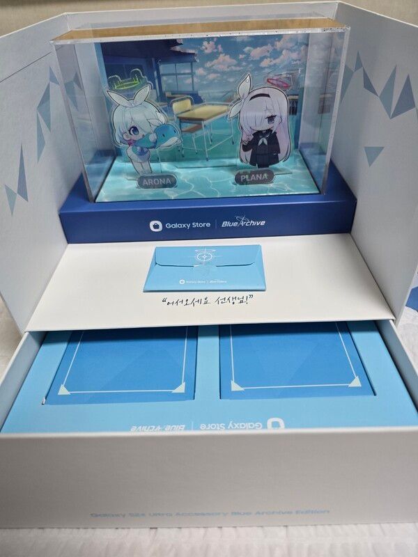 ▲ 서잡장 형식으로 구성돼 깔끔한 느낌이 든다. 아크릴 디오라마도 훌륭&nbsp;(사진=경향게임스)