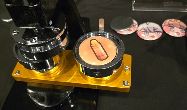 ▲ 직접 만들어 보는 캔배지&nbsp;(사진=경향게임스)