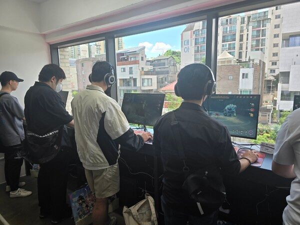 ▲ 15명이서 벌이는 스피드런 시합&nbsp;(사진=경향게임스)