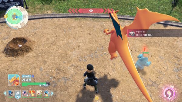 ▲ 딥상어동은 두더류와 같이 모래 구덩이 속에 숨어 있으며, 빨간 코가 아닌 파란 지느러미 일부로 확인이 가능하다