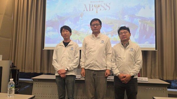 ▲ (좌측부터)‘라그나로크 어비스’ 그라비티 선상웅 사업 PM, 차오 강 디렉터(사진=경향게임스)