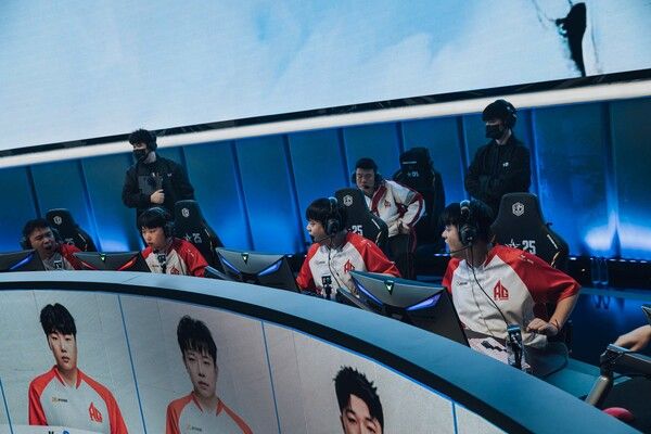 ▲올 게이머스. 제공=스마일게이트