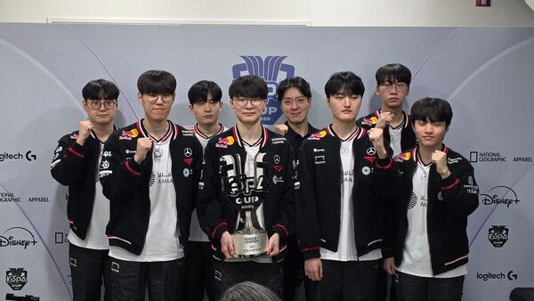 ▲ 2025 케스파컵 우승을 차지한 T1 선수단(사진=경향게임스)