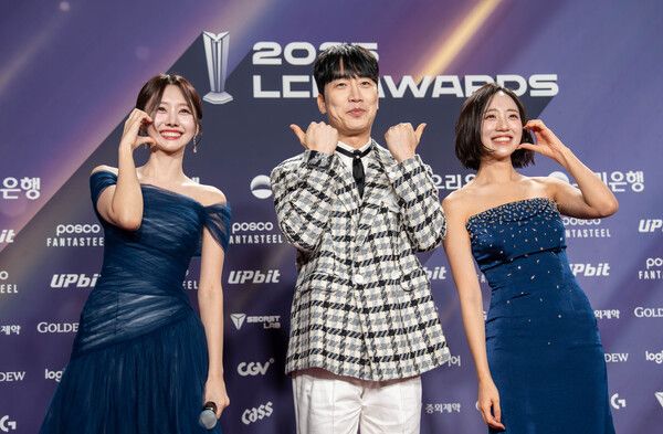 ▲윤수빈 아나운서, 성승헌 캐스터, 배혜지 아나운서(사진=경향게임스)